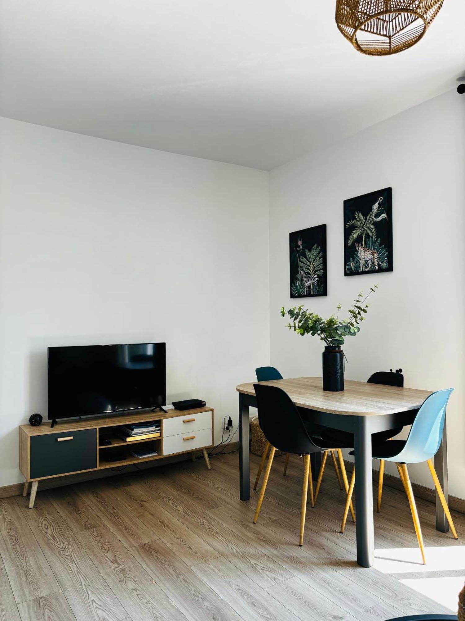 PROCHE Paris - GRAND APPART- 2 chambres - Wifi Groslay Extérieur photo